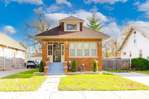 10041 S Charles St, Chicago, IL 60643