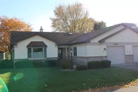 905 Village Ln #A, Sterling, IL 61081