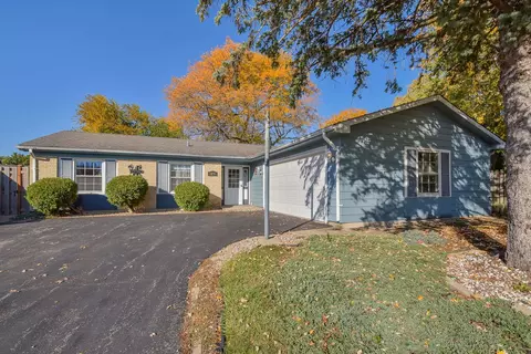 8236 N Carnaby Ct, Hanover Park, IL 60133
