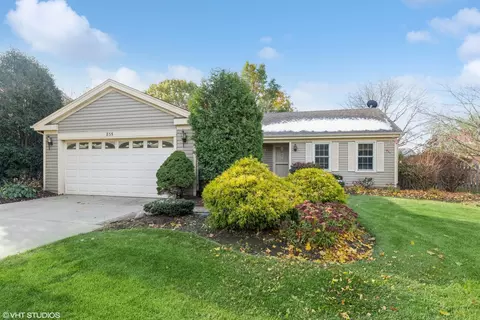 835 Blazing Star Trl, Cary, IL 60013