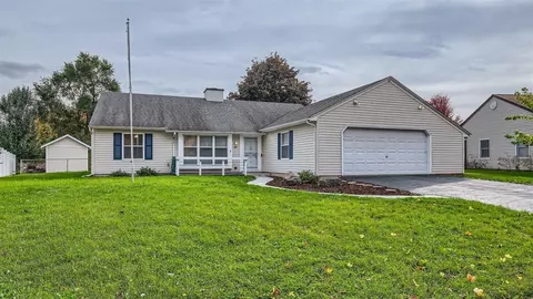 20 Sedgwick Rd, Oswego, IL 60543