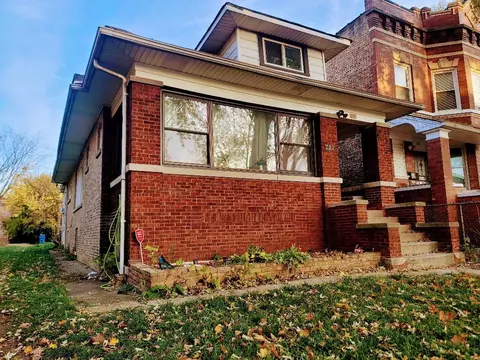 135 N Lotus Ave, Chicago, IL 60644
