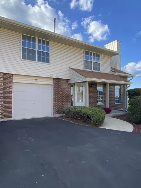 8532 Westberry Ln, Tinley Park, IL 60487