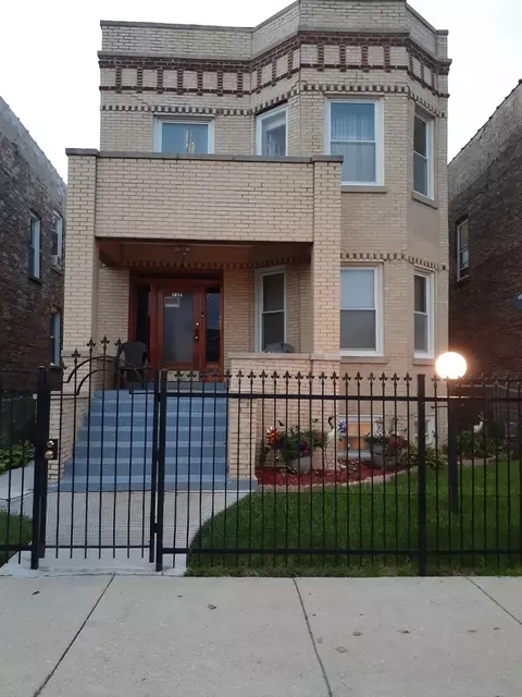 5054 W Crystal St, Chicago, IL 60651