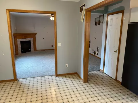 1221 Beacon Hill Ct, Normal, IL 61761 photo 12