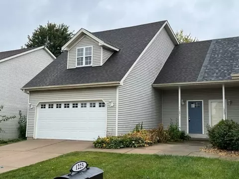 1221 Beacon Hill Ct, Normal, IL 61761 photo 2
