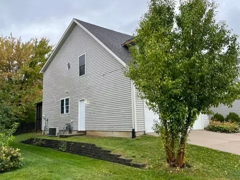 1221 Beacon Hill Ct, Normal, IL 61761 photo 3