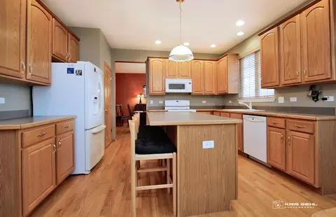 2403 Eisenhower Blvd, Mchenry, IL 60051 photo 7