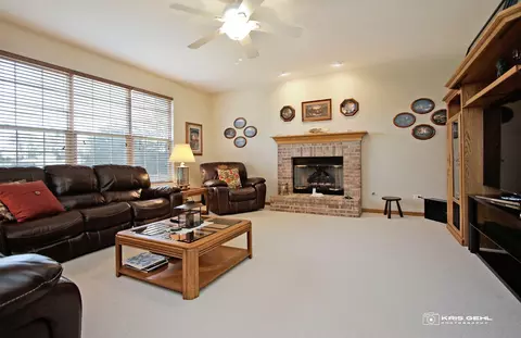 2403 Eisenhower Blvd, Mchenry, IL 60051 photo 10