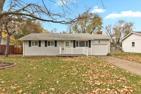 314 Rowe Dr, Bloomington, IL 61701