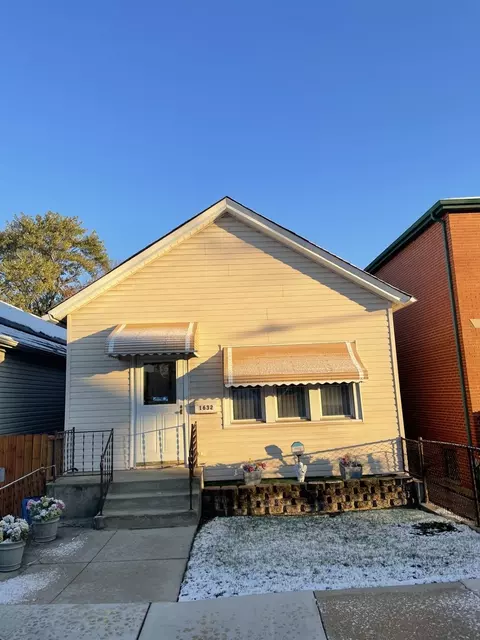 1632 W 32nd St, Chicago, IL 60608