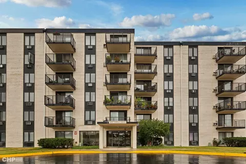 9074 W Terrace Dr #4I, Niles, IL 60714