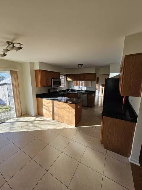 847 Teasel Ln, Aurora, IL 60504 photo 12