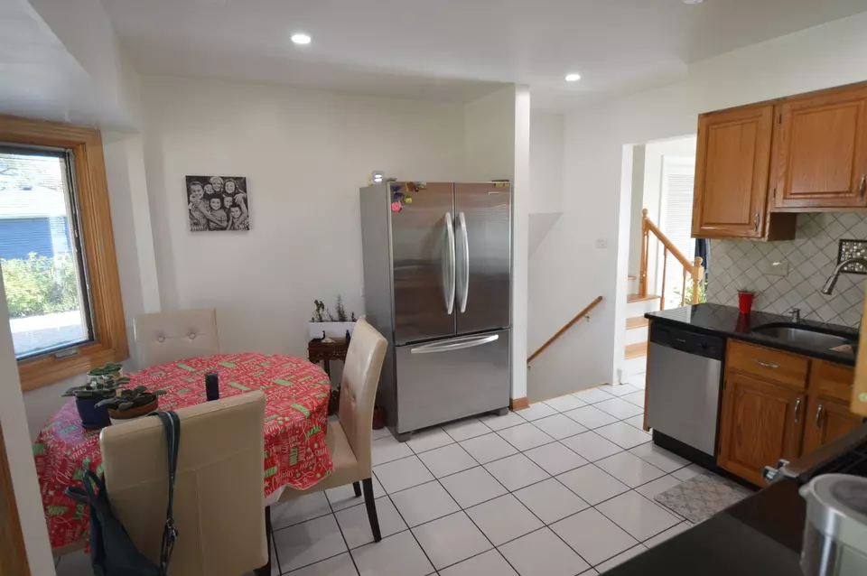  7632 Palma Ln, Morton Grove, IL 60053 photo 5