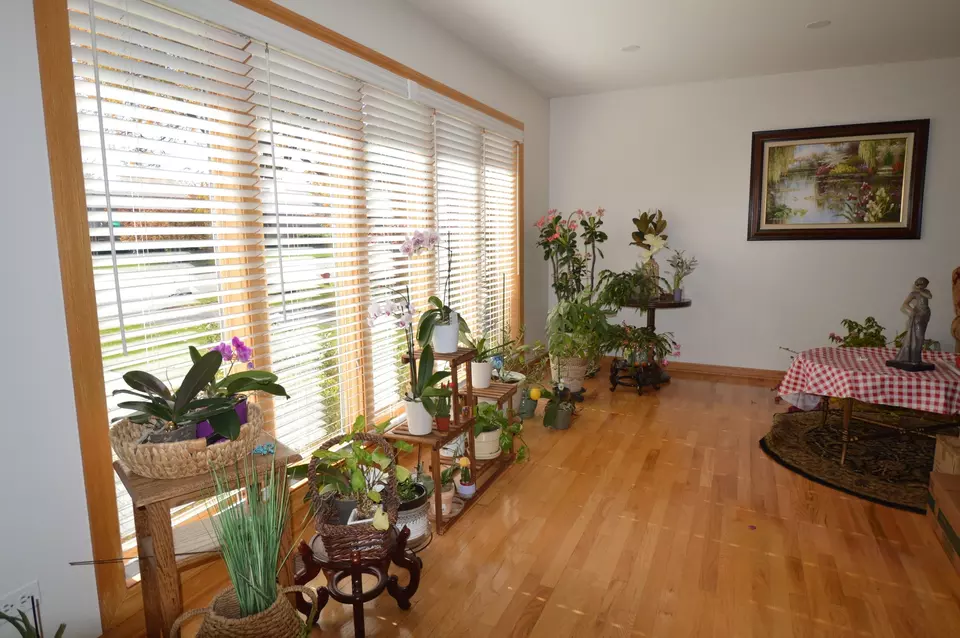  7632 Palma Ln, Morton Grove, IL 60053 photo 6