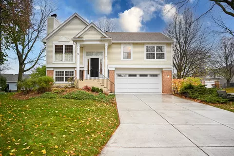 35 Cedar Ct, South Elgin, IL 60177