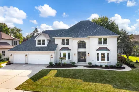 2711 Wolf River Ct, Naperville, IL 60565
