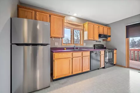 2402 Arrowhead Dr, Bloomington, IL 61704 photo 8