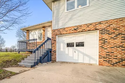 2402 Arrowhead Dr, Bloomington, IL 61704 photo 22