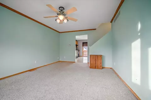 2402 Arrowhead Dr, Bloomington, IL 61704 photo 2