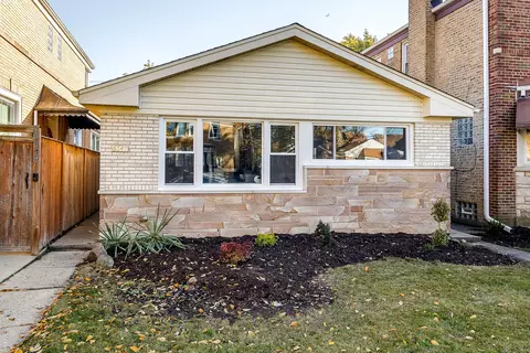 6047 N Christiana Ave, Chicago, IL 60659