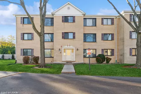 9305 Hamilton Ct #B, Des Plaines, IL 60016