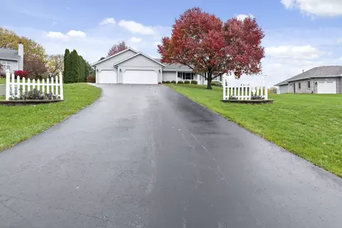 6542 Erin Way, Roscoe, IL 61073