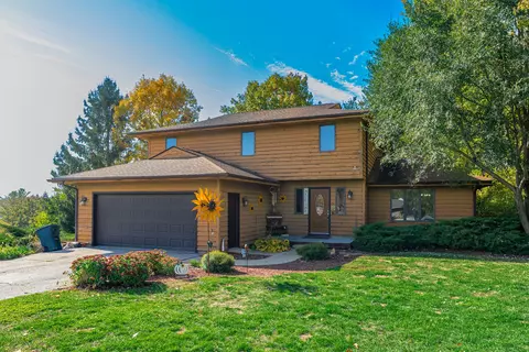 12994 Legend Lakes Dr, Roscoe, IL 61073