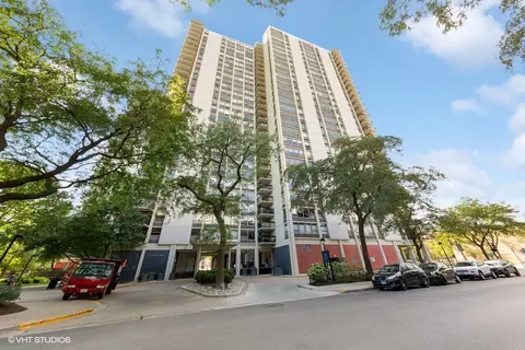 1360 N Sandburg Ter #2911C, Chicago, IL 60610