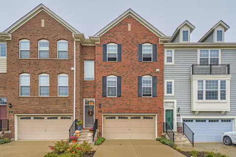 63 Kevin Andrew Dr, Schaumburg, IL 60194