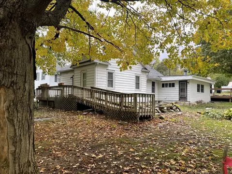320 E 5th St, Spring Valley, IL 61362