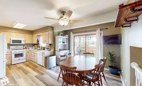 Kitchen - 2001 Hastings Dr, Plainfield, IL 60586 photo 1 of 3