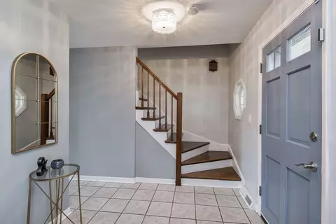1500 E Geneva Rd, Wheaton, IL 60187 photo 4