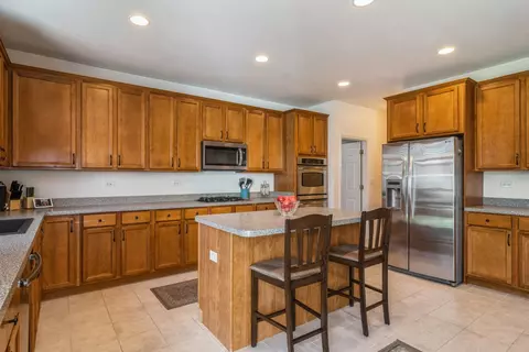 3021 Cranston Ave, Elgin, IL 60124 photo 5