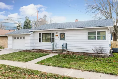 309 W Shannon St, Elburn, IL 60119