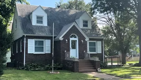 101 E Wait St, Cerro Gordo, IL 61818