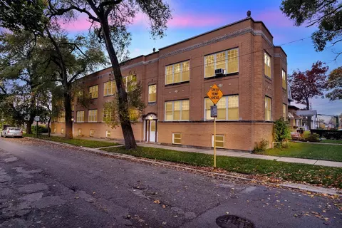 6938 W Medill Ave #1B, Chicago, IL 60707