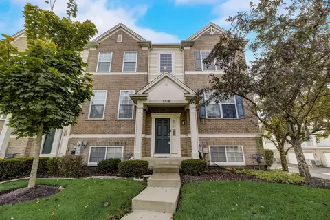 1718 Dogwood Ln, Hanover Park, IL 60133