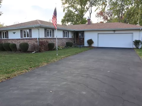707 E Dodson Dr, Urbana, IL 61802
