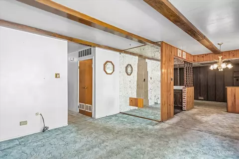 195 Washington Blvd, Hoffman Estates, IL 60169 photo 4