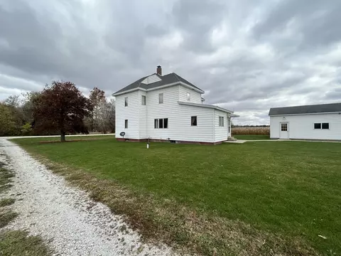 5512 E 2950 North Rd, Potomac, IL 61865