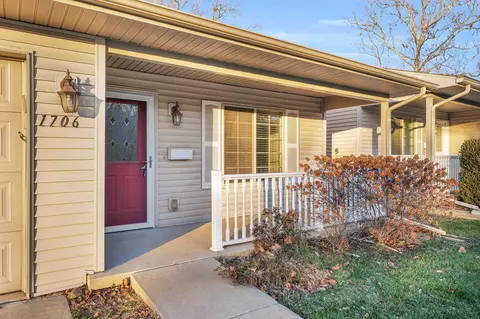 1706 Patricia Ct, Champaign, IL 61821