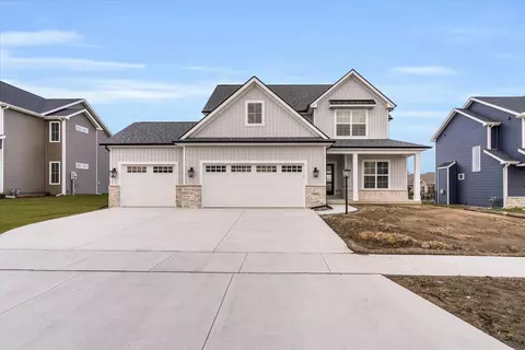 410 Sutton St, Savoy, IL 61874