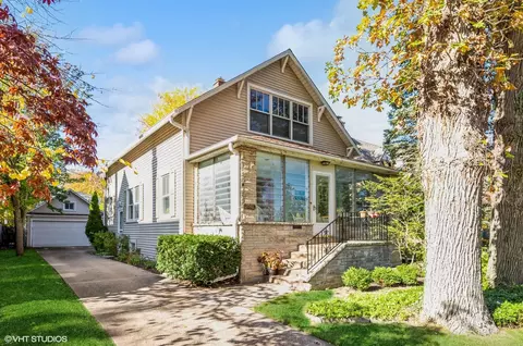 2748 Central Park Ave, Evanston, IL 60201