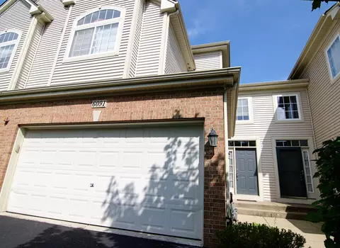 6091 Canterbury Ln, Hoffman Estates, IL 60192