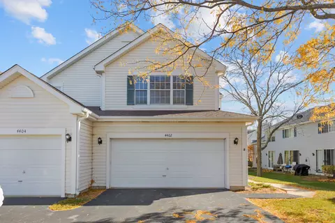 4402 W Quill Ln, Waukegan, IL 60085