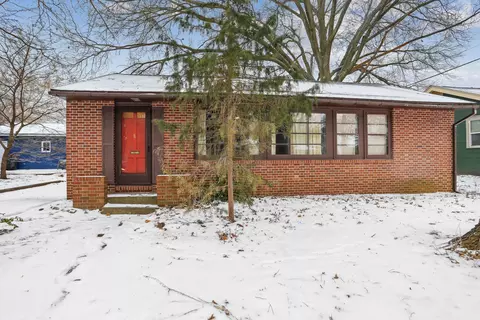 807 E Washington St, Urbana, IL 61801
