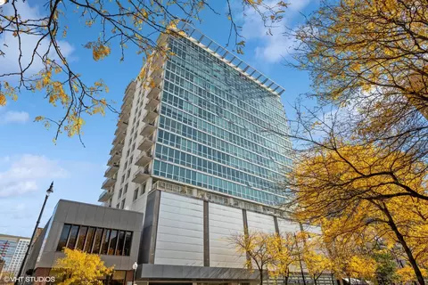 1845 S Michigan Ave #1706, Chicago, IL 60616