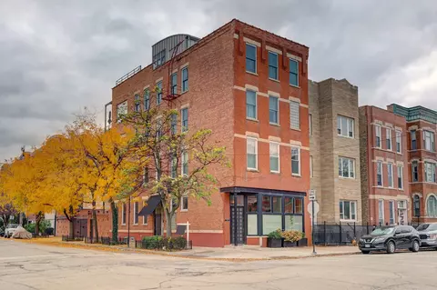 1301 W Ohio St #4, Chicago, IL 60642