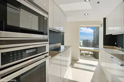 100 E Huron St #2003, Chicago, IL 60611 photo 6